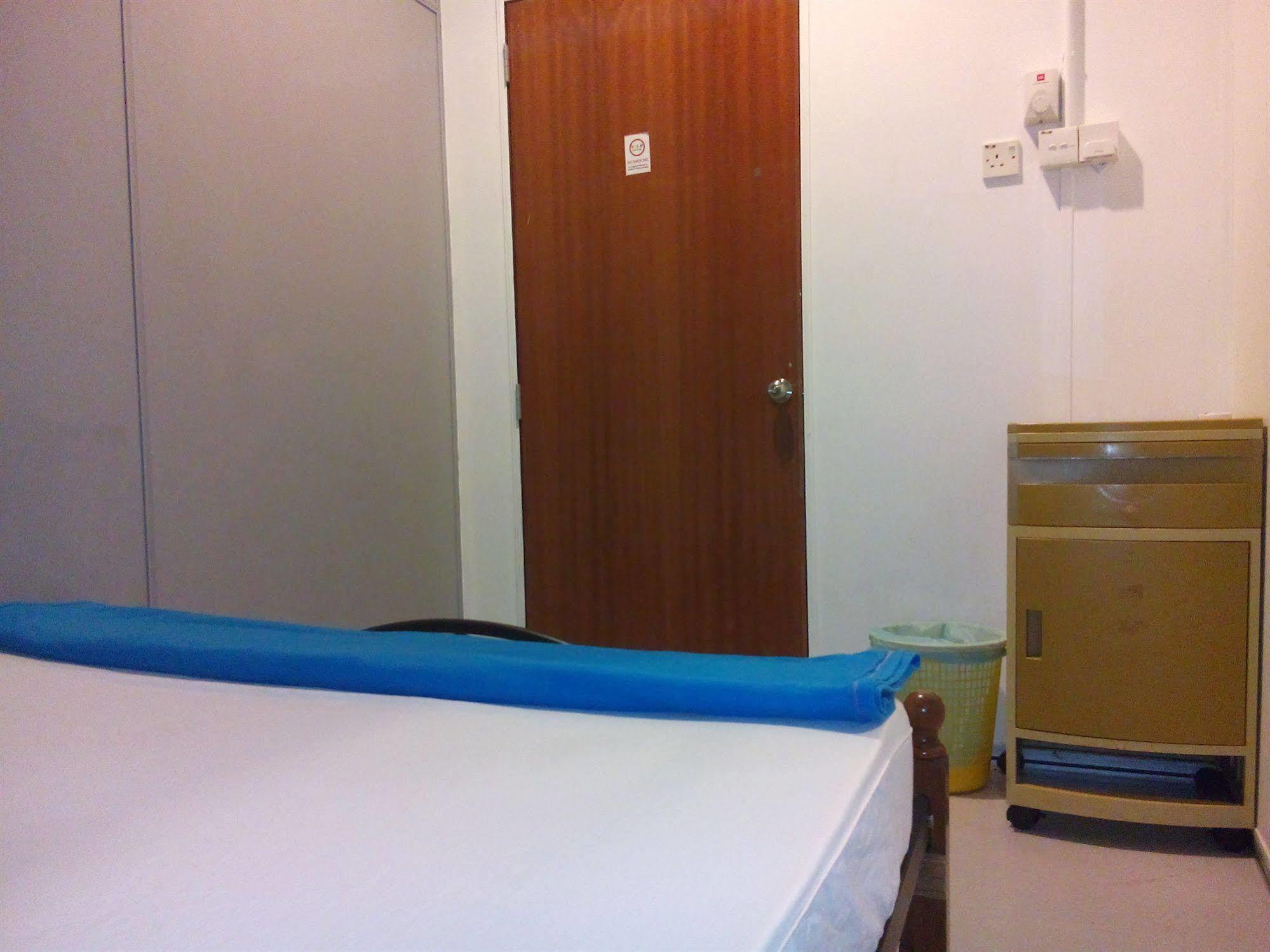 Discovery Cafe And Guesthouse Malacca エクステリア 写真