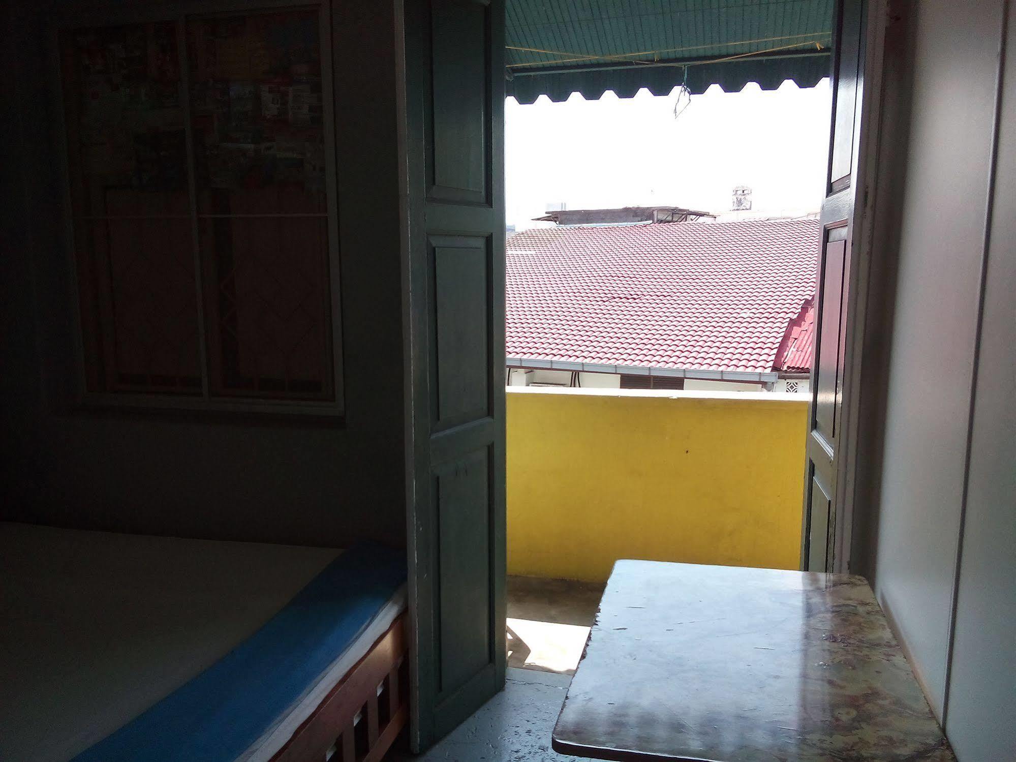 Discovery Cafe And Guesthouse Malacca エクステリア 写真