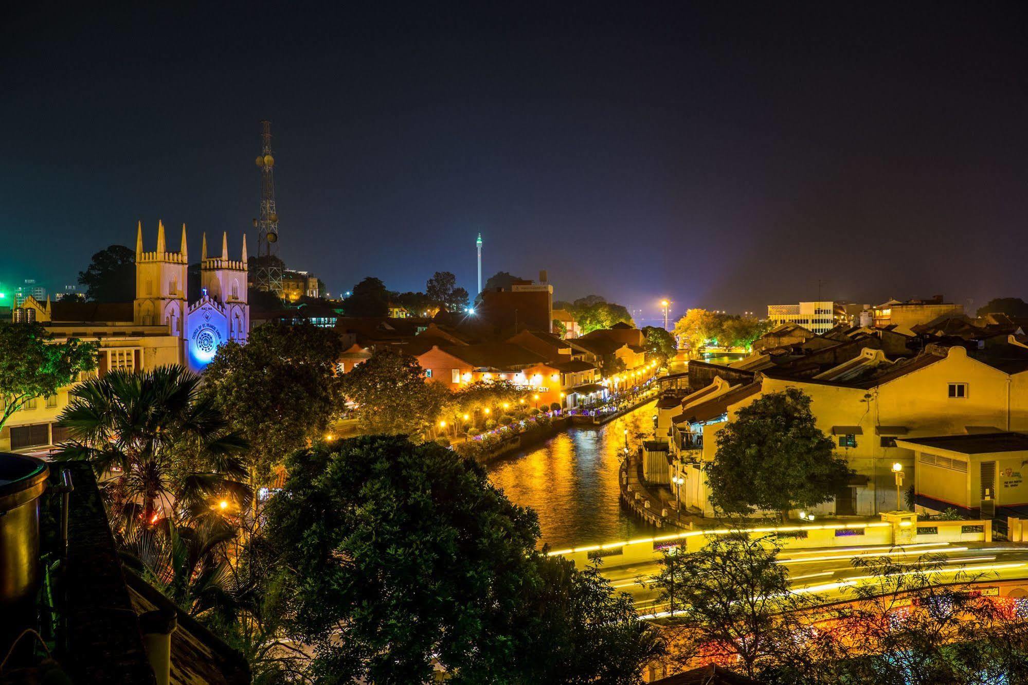 Discovery Cafe And Guesthouse Malacca エクステリア 写真