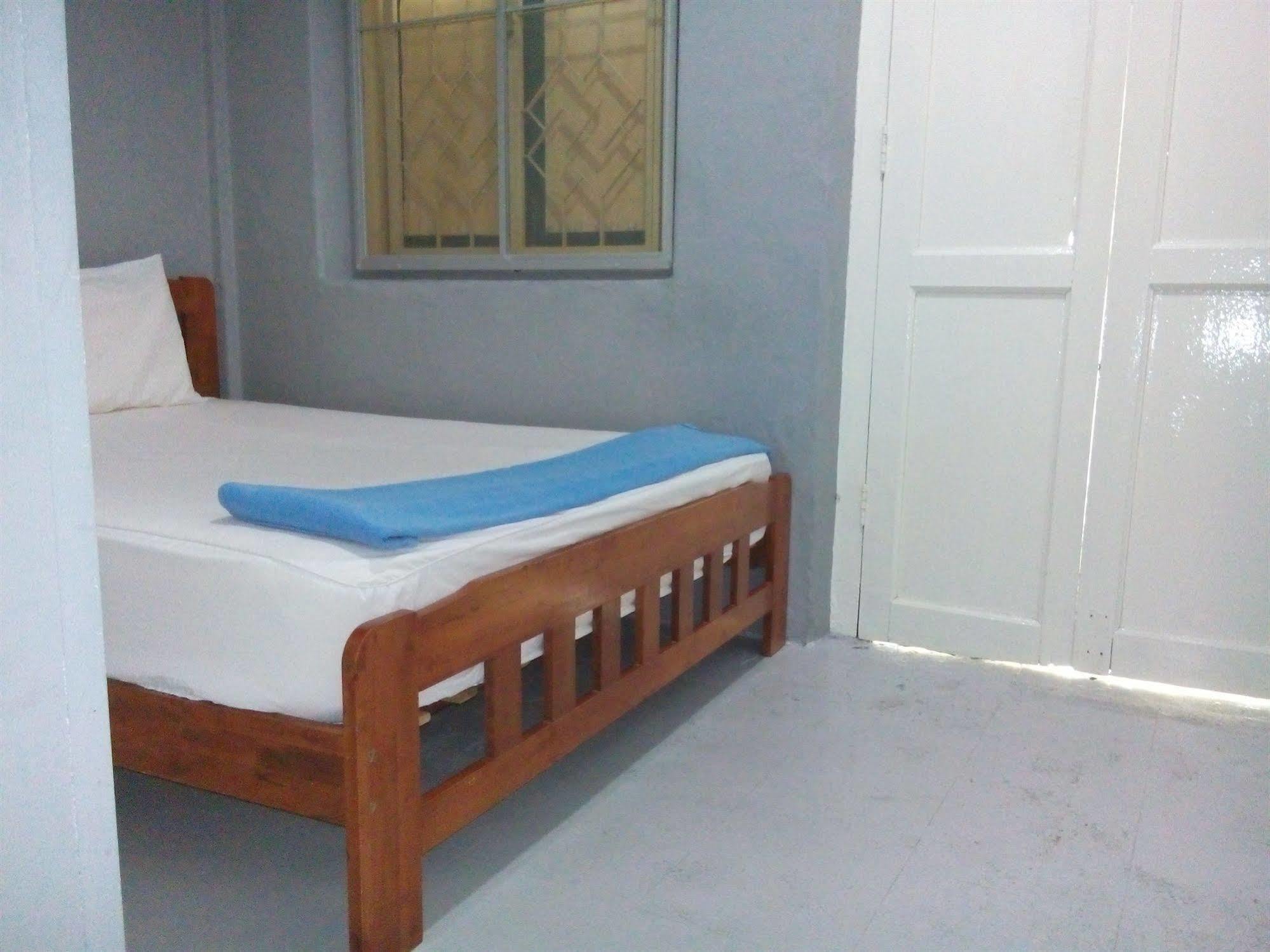 Discovery Cafe And Guesthouse Malacca エクステリア 写真